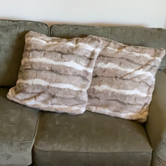 Pillow covers bundle - Picture 3 of 3